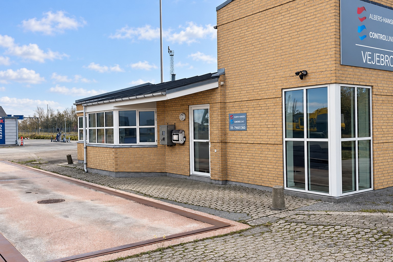Ejendommens facade og indgang
